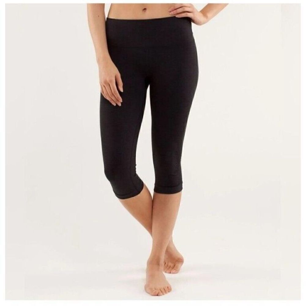 Lululemon In The Flow Crop II Heathered Black Size 4